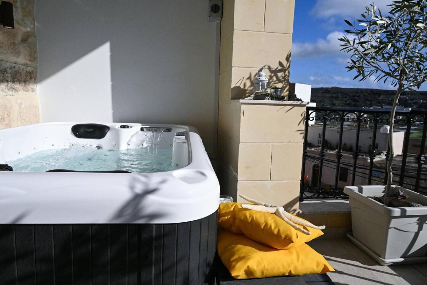 Apartament Ta'Lonza Luxury Near Goldenbay With Hot Tub App3 Mellieħa Zewnętrze zdjęcie